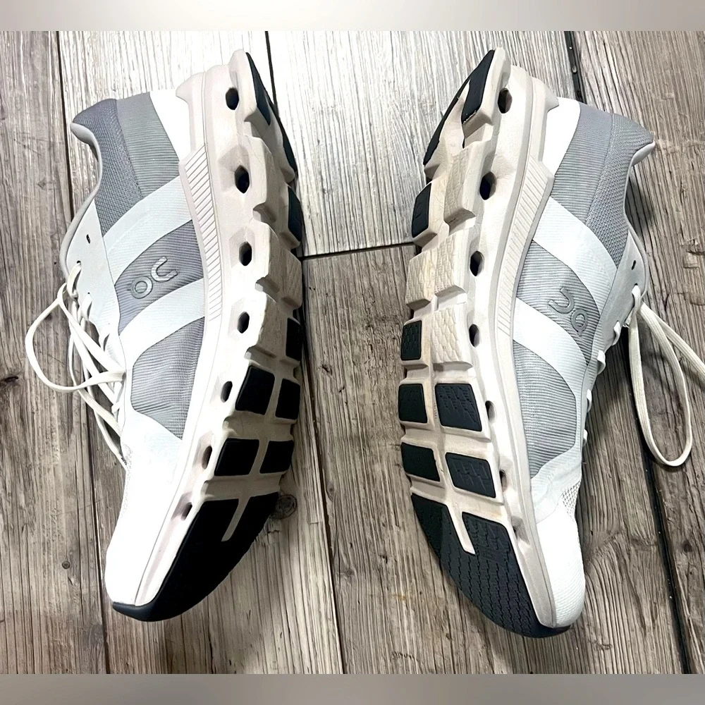 On Running On Cloud Cloudrunner Athletic Shoes - Picture 11 of 16